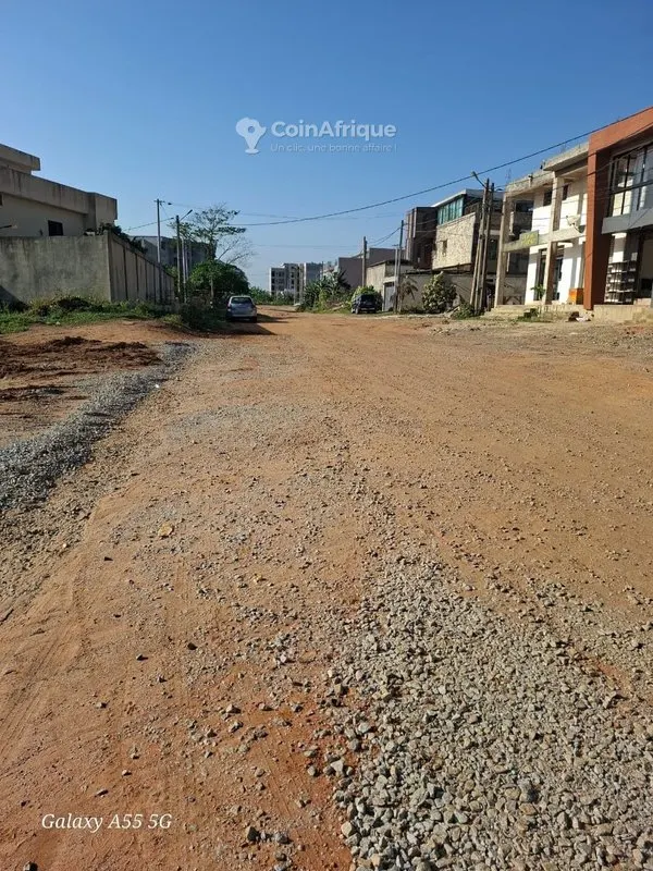 Terrain 481 m² à l'angle avec ACD — Bingerville-Akandjé