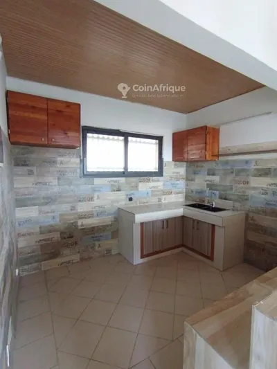 Appartement 4 pièces avec terrasse et parking — Cocody Riviera