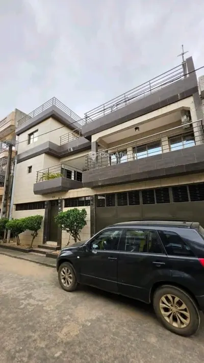 Villa duplex 16 pièces (8 chambres autonomes) — Cocody