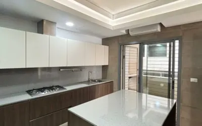 Appartement 3 pièces plus avec terrasse — Marcory Zone 4