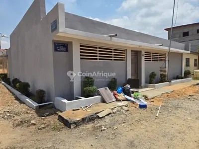 Villa basse 4 pièces — Bingerville Cité Lauriers 20
