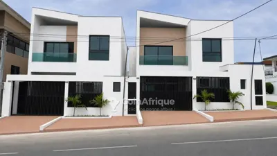 Villa jumelle 4 chambres avec piscine — Cocody Riviera 4 M'Badon