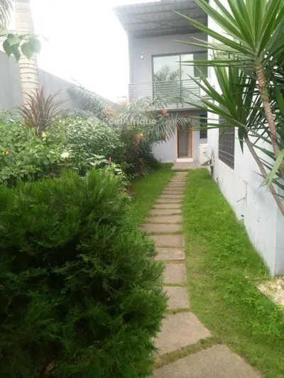 Villa duplex 5 pièces avec dépendances — Riviera