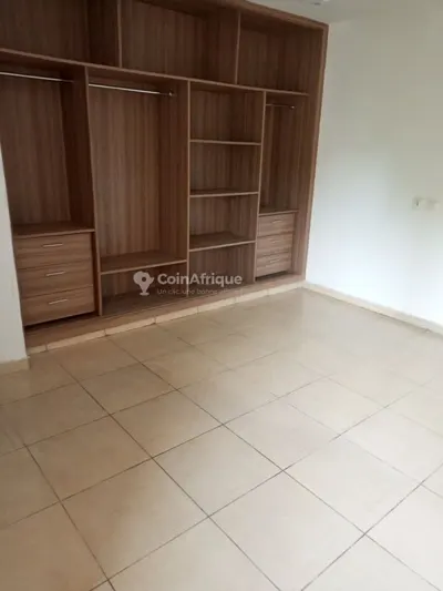 Appartement 2 chambres avec salon — Zone 4