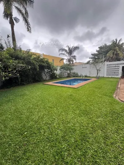 Villa 7 pièces avec piscine et jardin — Cocody Riviera Golf 4