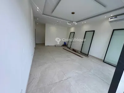 Appartement 3 pièces haut de gamme — Cocody Riviera M'badon