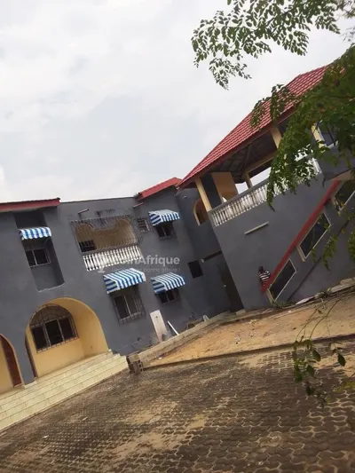 Villa duplex 10 pièces avec dépendances — Cocody Riviera M'badon