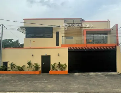 Villa duplex 7 pièces avec système d'alarme — Cocody Jules Verne
