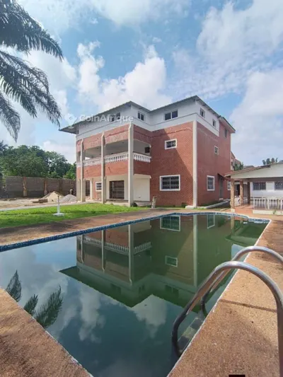 Villa duplex 13 pièces avec piscine — Riviera 3
