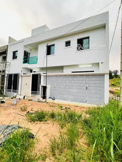 Villa duplex 4 pièces — Bingerville