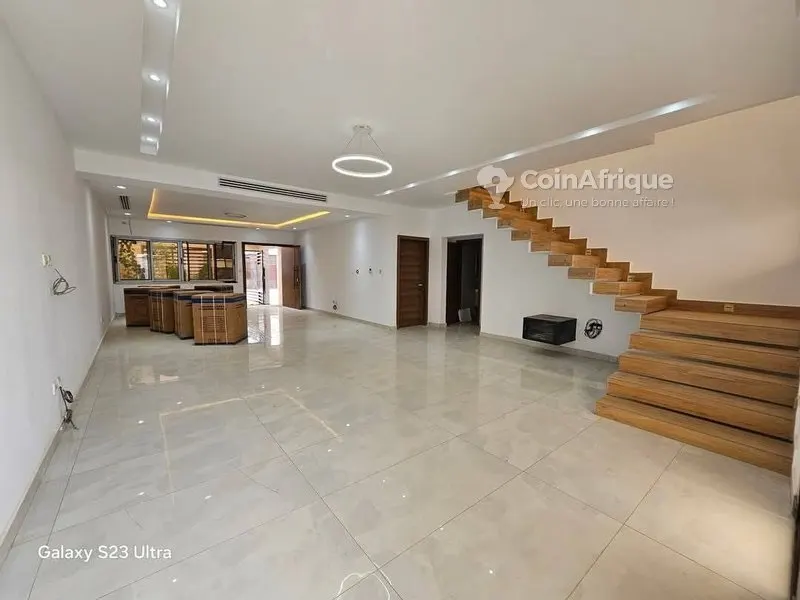 Villa duplex 5 pièces haut standing — Bingerville