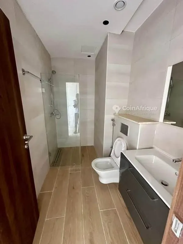 Appartement F2 haut standing avec piscine — Marcory Zone 4