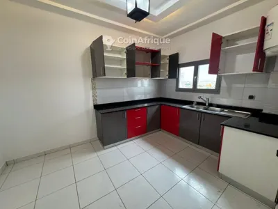 Appartement 3 pièces de standing — Cocody Riviera Bonoumin