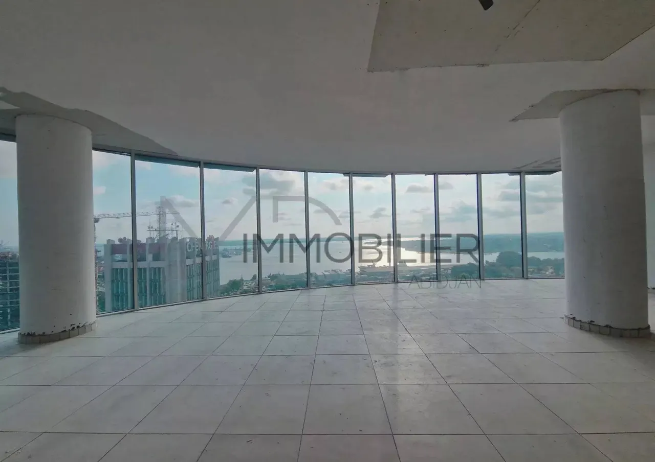 Plateaux de bureaux aménagés 200-800 m² — Plateau