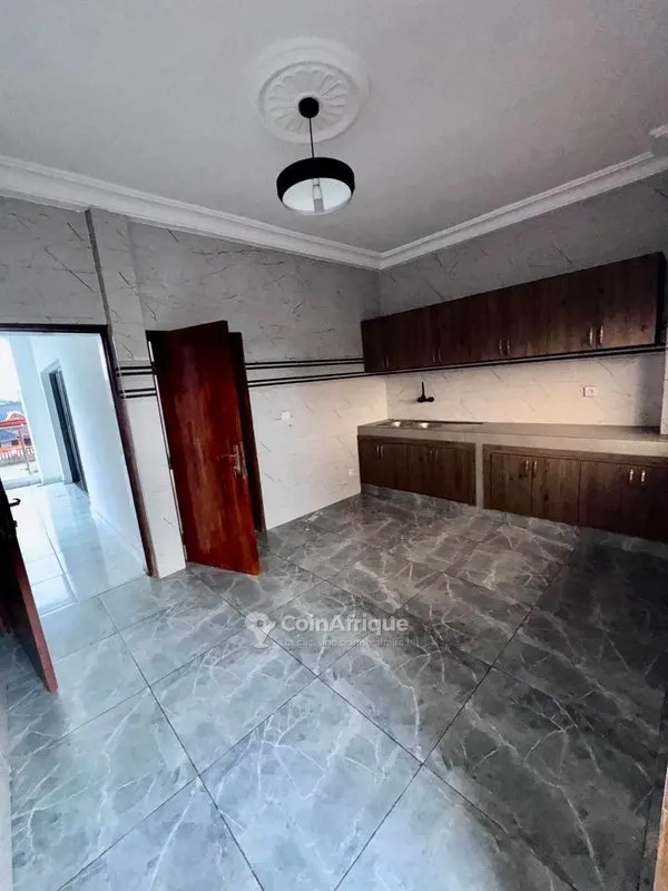 Appartement 4 pièces — Abatta