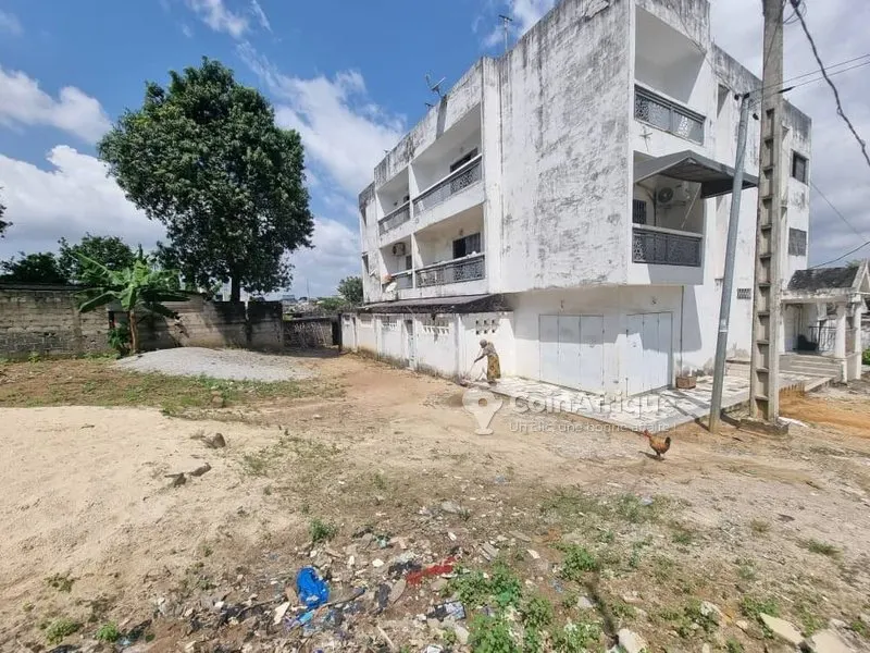 Terrain plat 527 m² — Riviera 4 M'badon