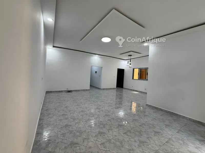 Villa duplex 4 pièces prête à habiter — Bingerville