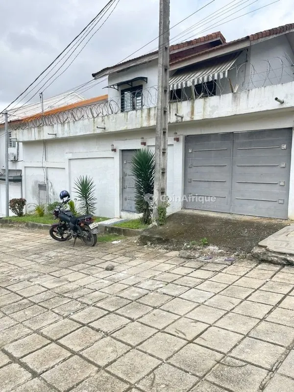 Villa duplex 4 pièces avec dépendance — Féh Kessé